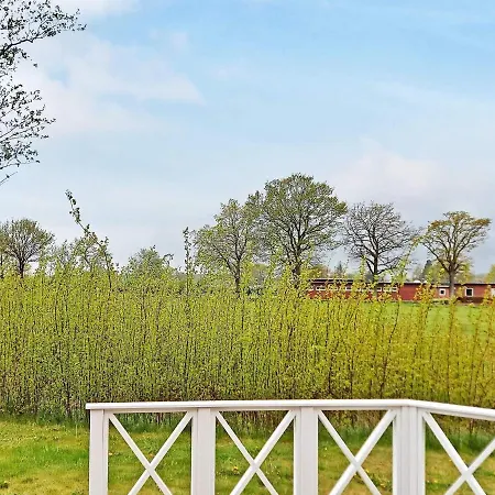Three-bedroom In 18 *