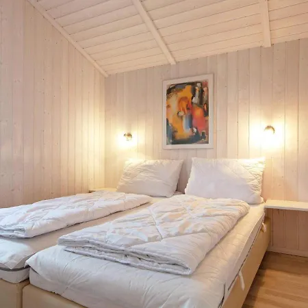 Three-bedroom In 18 Holiday home *